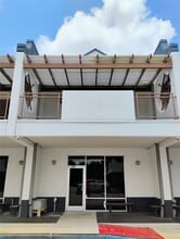 Building Photo - 9788 Clarewood Dr