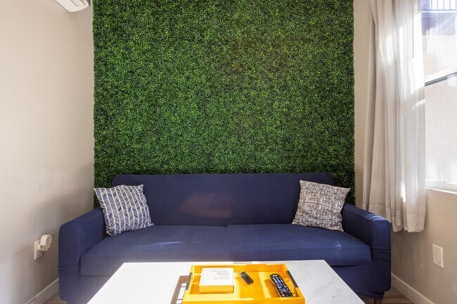 Foto del edificio - 2254-2254 Moore St