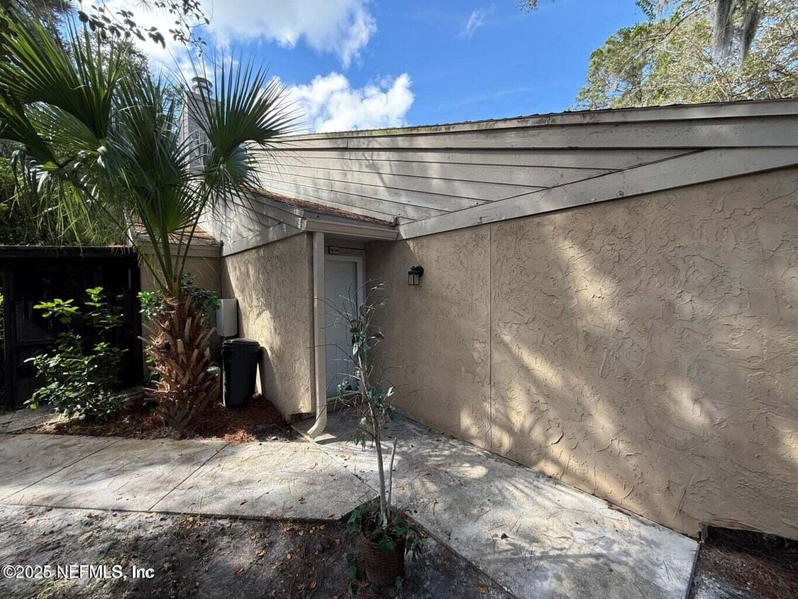 Foto principal - 3801 Crown Point Rd