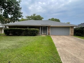 Building Photo - 2513 Palmetto Dr