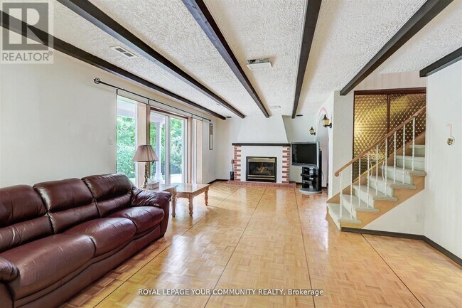 Photo du bâtiment - 19 Peacham Crescent