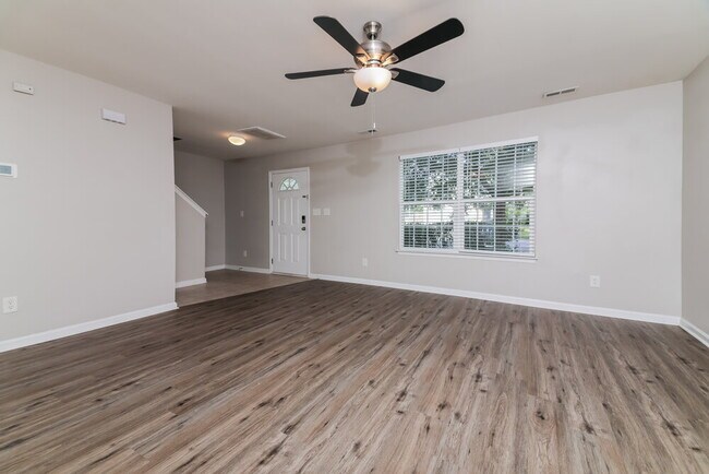 Foto del edificio - 248 Weststone Blvd