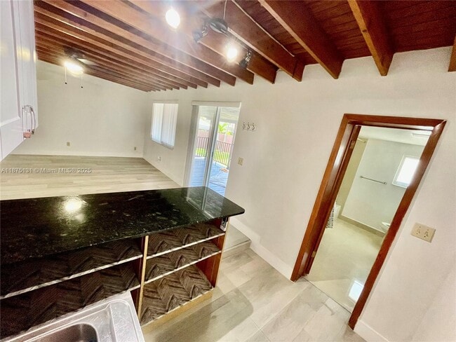 Foto del edificio - 8260 SW 27th Terrace