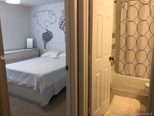 Foto del edificio - 1423 Capri Ln