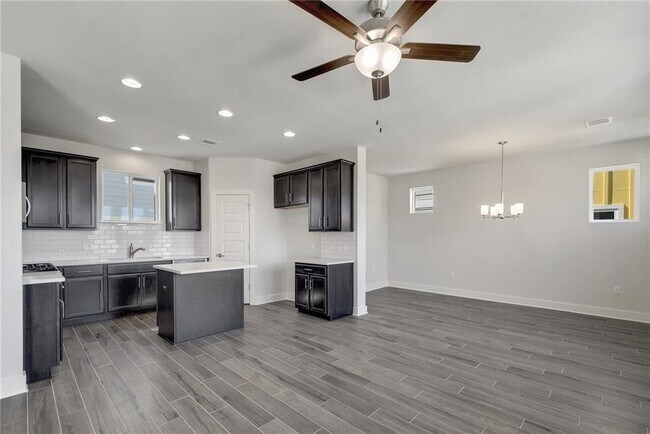 Foto del edificio - 2005 Sharper Mews Ln