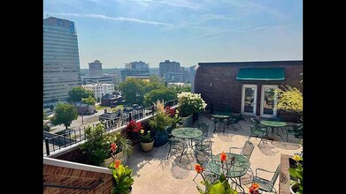 Building Photo - 355 S Broadway