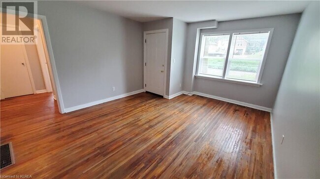 Building Photo - 1247 Clonsilla Ave
