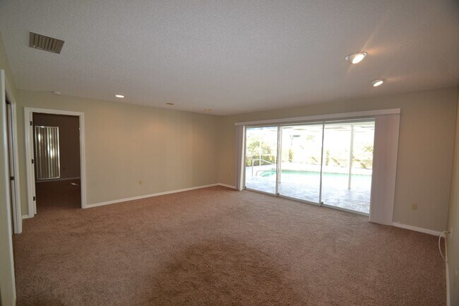 Building Photo - 5697 Country Lakes Dr