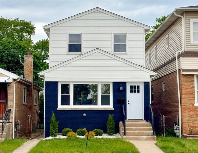 Photo - 6218 W Foster Ave House