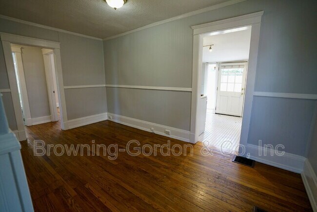 Building Photo - 2109 12th Ave S