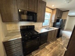 Building Photo - 175 Birch