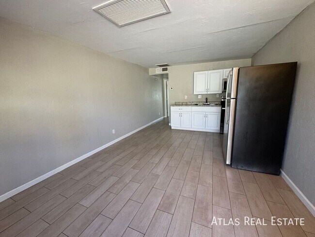 Foto del edificio - 3451 N Flowing Wells Rd