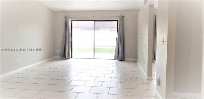 Building Photo - 10123 SW 145th Ct