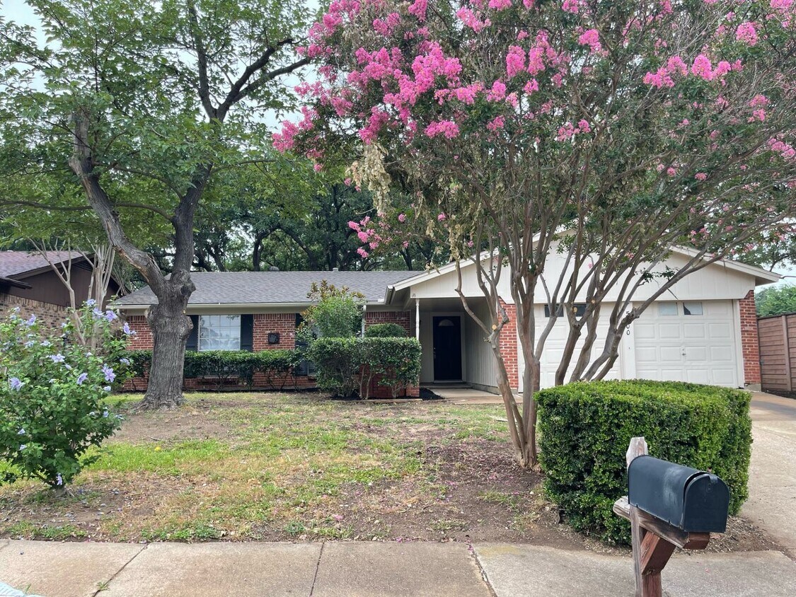 Primary Photo - 5500 Holly Trail