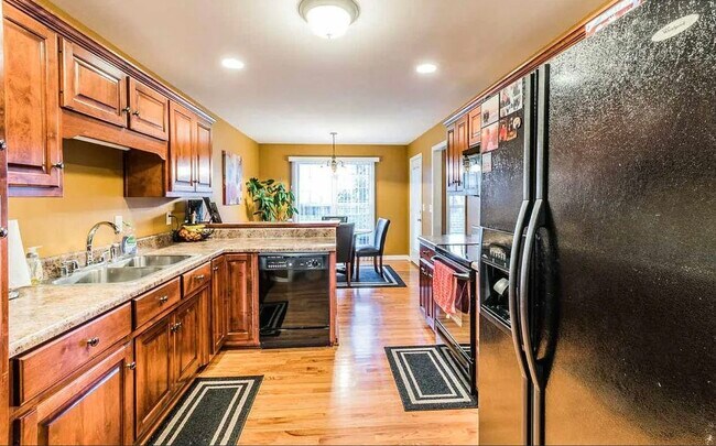 Foto del edificio - 639 Muirfield Cir