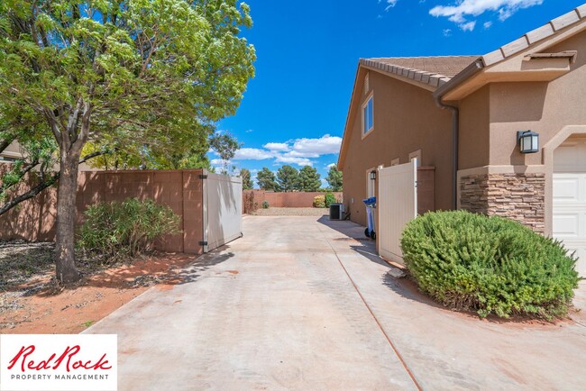 Building Photo - Incredible Property Located in Ivins with ...