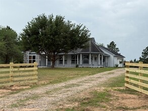 Building Photo - 1327 Kenney Hall Rd