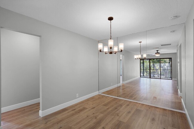 Foto del edificio - Beautifully Renovated Winter Springs Condo...