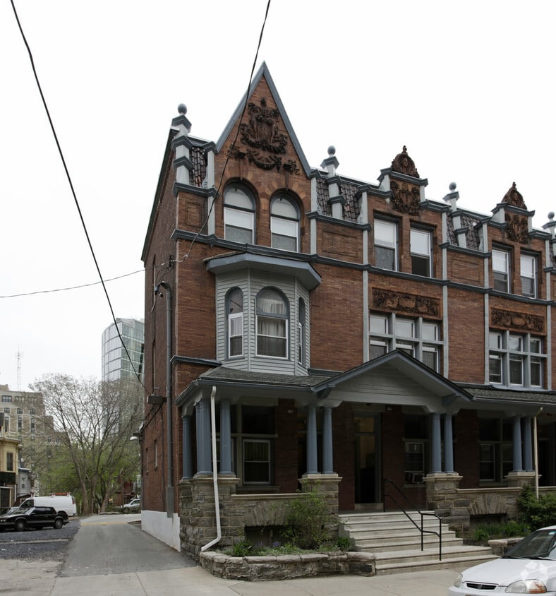 Primary Photo - 219 N 35th St