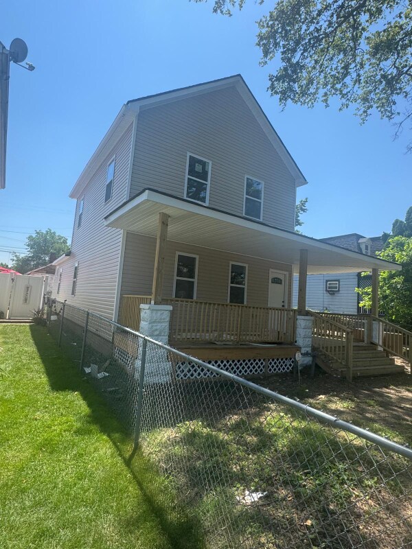 Foto del edificio - 6211 Lawn Ave
