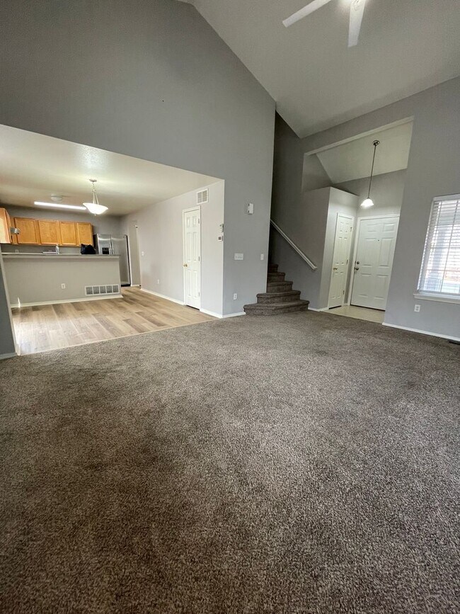 Foto del edificio - 6511 Stagecoach Ave