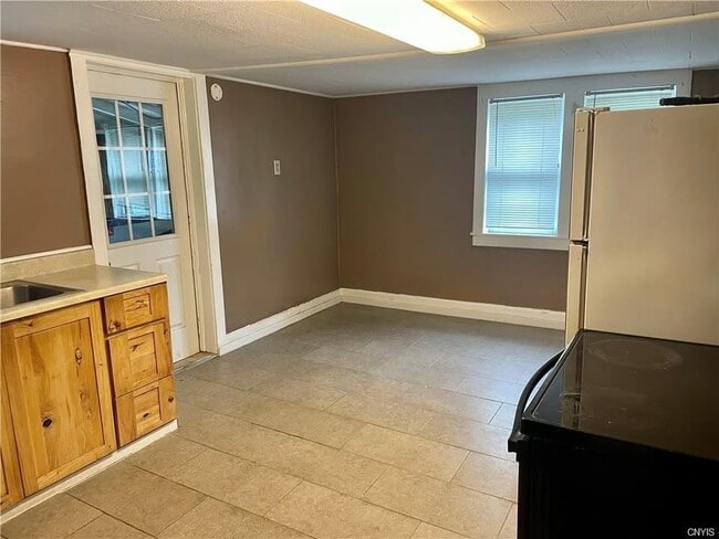 Building Photo - 820 Mill St