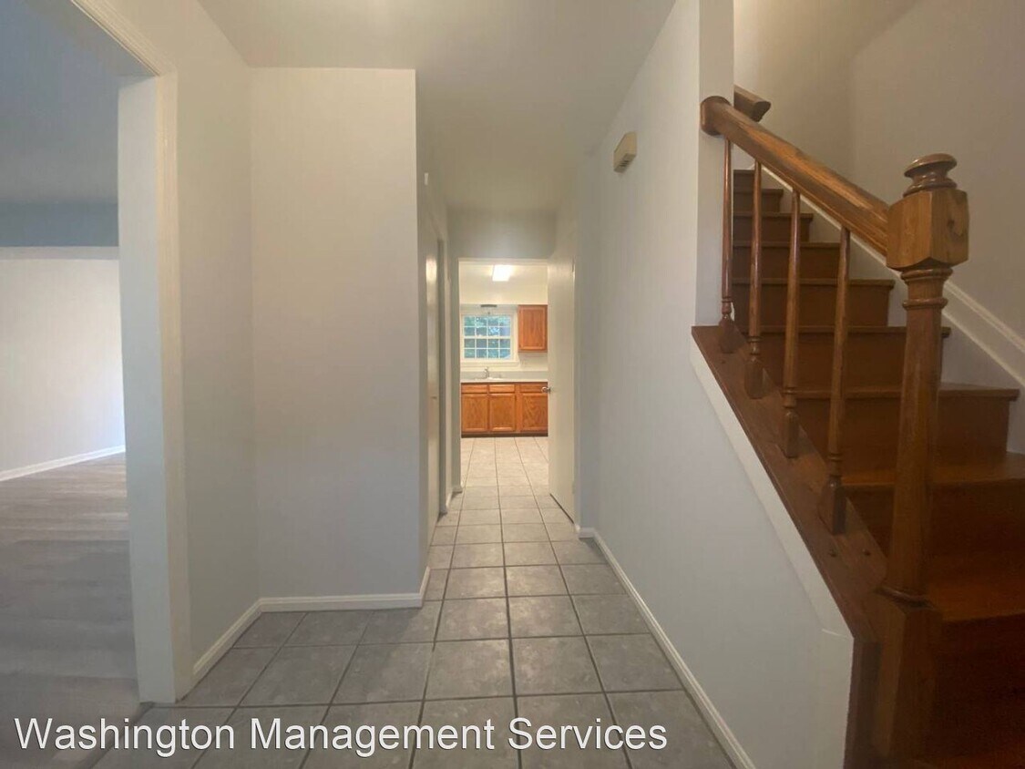Building Photo - 3 br, 1.5 bath House - 3715 Carrisa Ln.