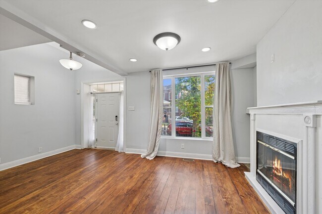 Foto del edificio - 1426 N Avers Ave