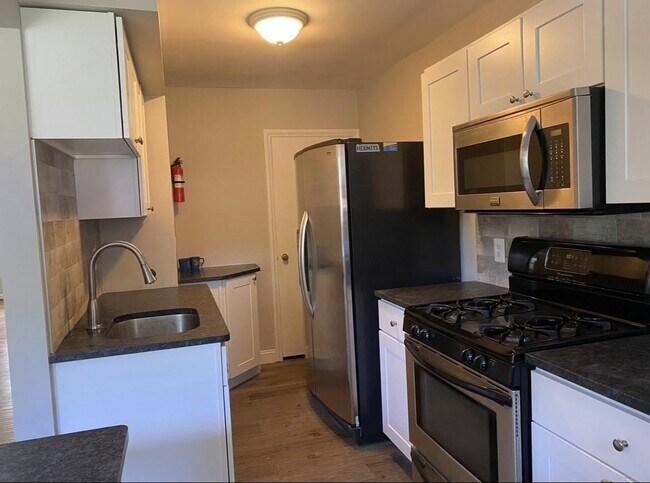 Foto del edificio - 825 E 16th St