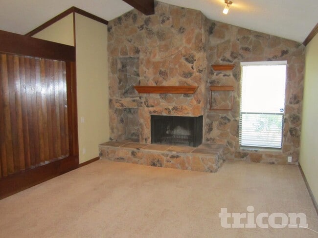 Building Photo - 11714 Edgemere Dr