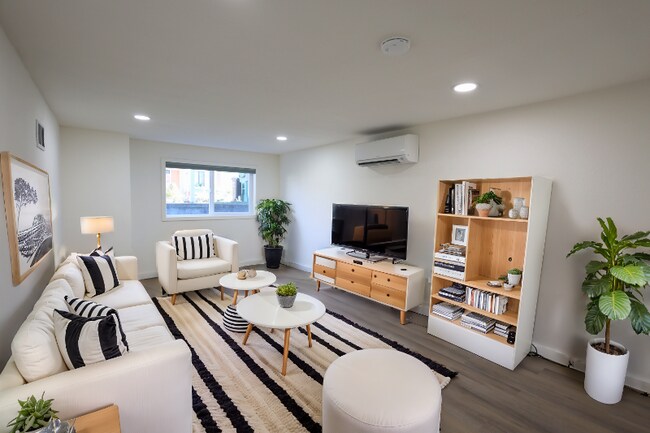 Foto del edificio - 7345 Mary Ave NW