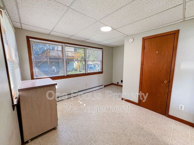 Building Photo - 468 Curtin St