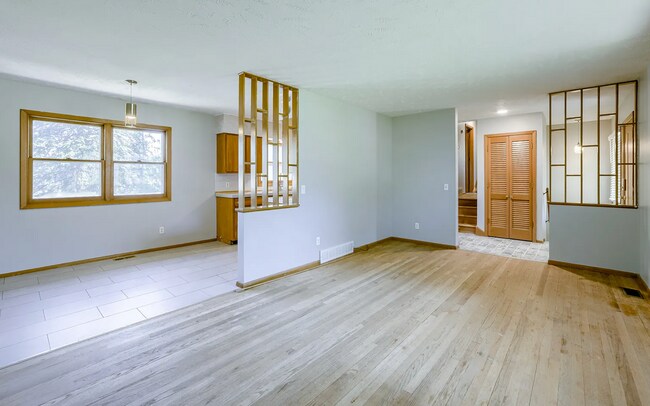 Foto del edificio - Must See 3 Bedroom with Private Backyard!!