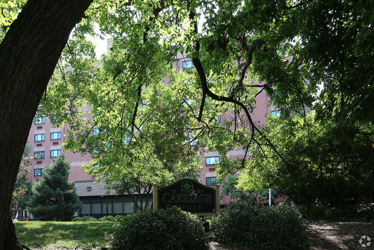 Foto del edificio - Carriage House Apartments