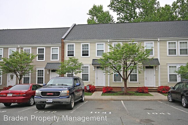 Building Photo - 2 br, 3.5 bath House - 1039 Carrington Place