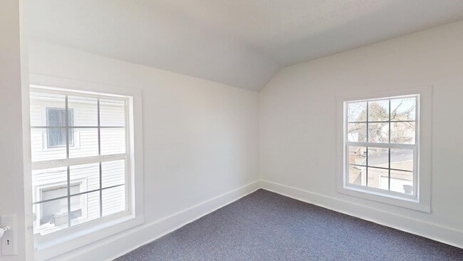 Building Photo - 109 W Ely St