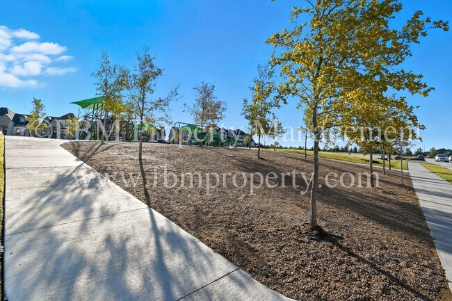 Foto del edificio - 500 Restoration Rd