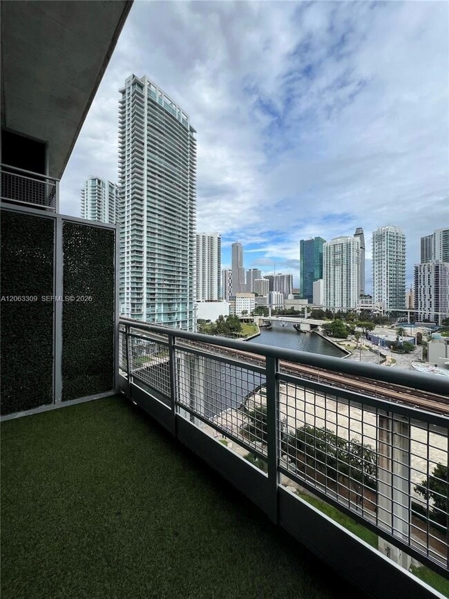 Building Photo - 690 SW 1st Ct