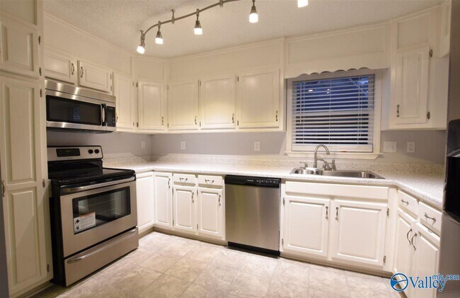 Foto del edificio - 1814 Whisperwood Way NW
