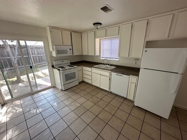 Foto del edificio - 2500 Liberty Ct