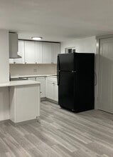 Building Photo - 1021 Turpin St