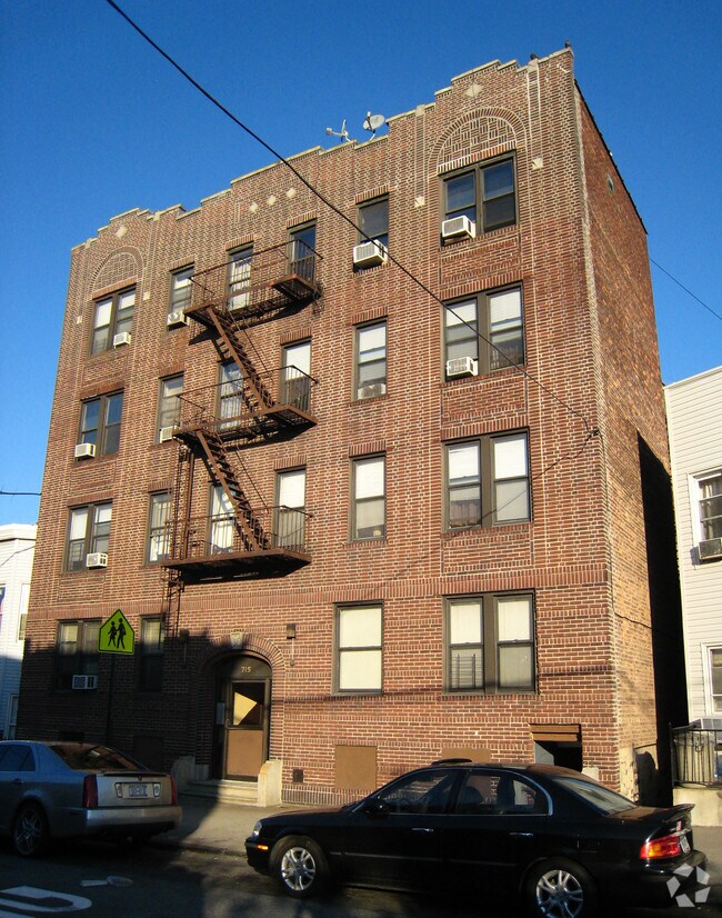 715 Van Nest Ave, Bronx, NY 10462 Apartments Bronx, NY