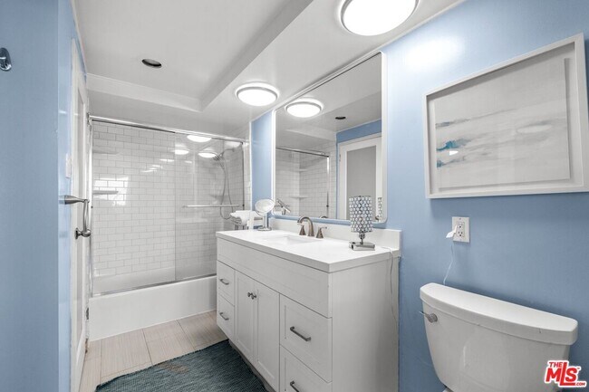 Building Photo - 4335 Marina City Dr