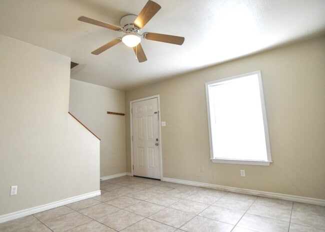 Building Photo - 2912 Prairie Flower Cir