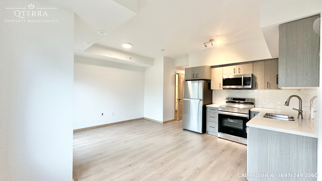 Building Photo - 315-3423 Sheppard Av E