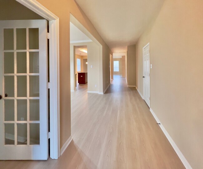 Foto del edificio - 719 Pickett Hill Ln