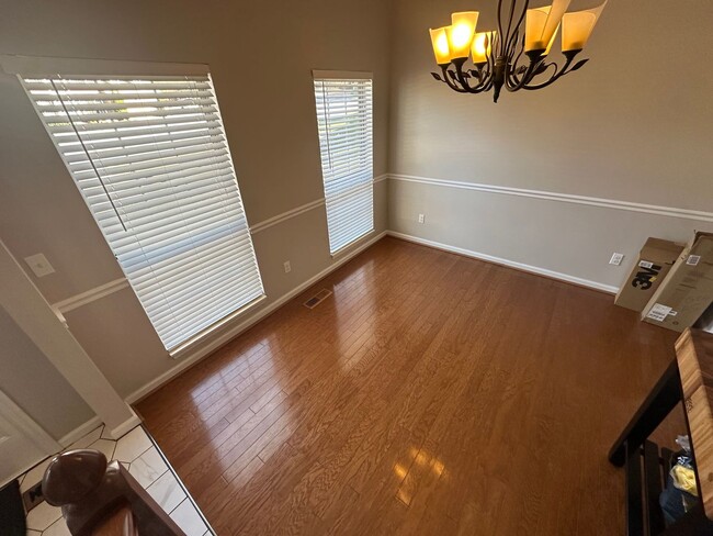 Building Photo - FOR LEASE- FULLY FURNISHED HOME IN THE HEA...