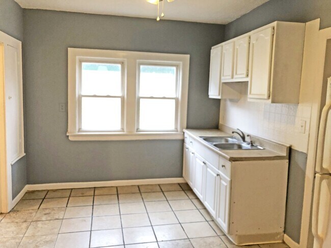 Foto del edificio - 4 BED 1 BATH SINGLE FAMILY HOME IN MT PLEA...