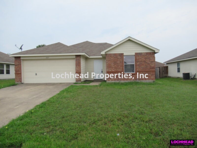 4 BEDROOM!!!! *******TOWN NORTH ESTATES IN... House for Rent in