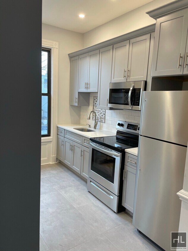 286 Hemlock St, Brooklyn, NY 11208 Room for Rent in Brooklyn, NY